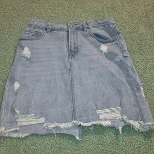 stretchy distressed jean skirt 👖